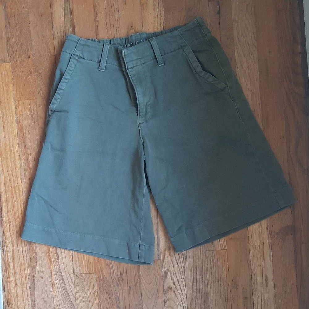 American Eagle High-rise Trouser Short Olive Green Size 0